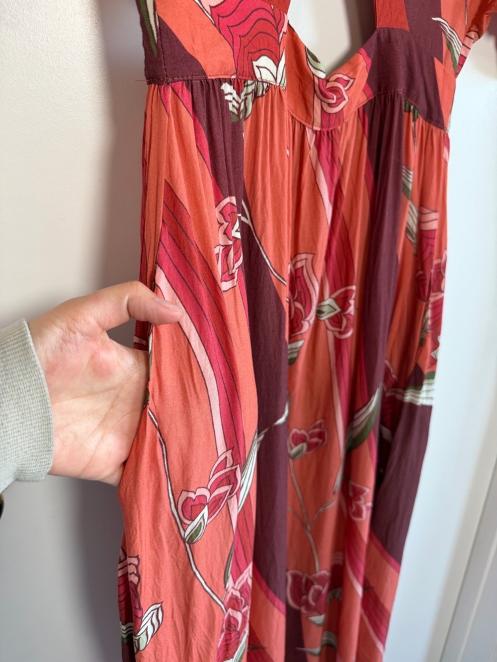 Novella Royale Floral Midi Cut Out V Neck Red Pink Resortwear Dress Size Medium - Picture 4 of 10